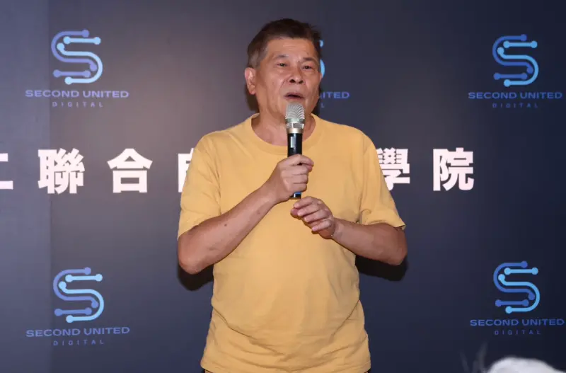 ▲澎恰恰一幅字畫可賣到300人民幣（約1500元台幣），目前一天最高能賺到4萬5千新台幣。（圖／記者朱永強攝影）