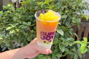 ▲日出茶太「真葡萄」手搖飲也買1送1!轉盤抽抽樂有機會抽中超狂「0元」請客免費喝。(圖/六角國際提供)