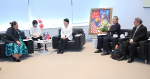 巷仔內/隱藏版「辣個男人」現身!為盧秀燕穿針引線不只鄭照新 ▲重大外賓拜訪盧秀燕時,熟稔國際事務的令狐榮達、黃國榮一定在場,圖為馬紹爾群島共和國卡蒂爾大使拜會台中市政府。(資料畫面/台中市政府提供)