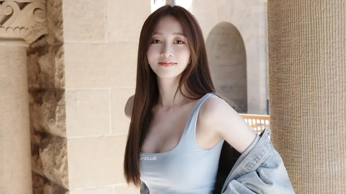 ▲女星篠崎泫爆料自己忘記穿褲子出門，直呼：「妹妹著涼！」毫無包袱的言行讓3萬名網友都看傻。（圖／篠崎泫IG）