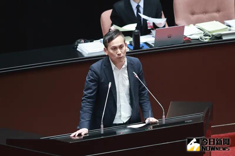 ▲國民黨立委葉元之批民進黨玩兩面手法,同意行政院長卓榮泰報告總預算案,又放任民進黨議員造謠。(圖/資料照片)