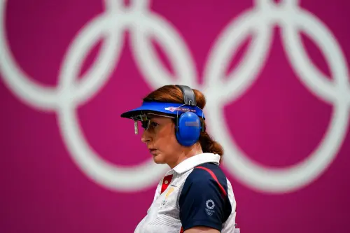 史上第一人！55歲「射擊媽媽」Salukvadze連續10屆再度征戰奧運
