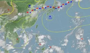 ▲台灣南方海域處於大低壓帶，有許多熱帶擾動、熱帶雲簇發展中。（圖／中央氣象署提供）