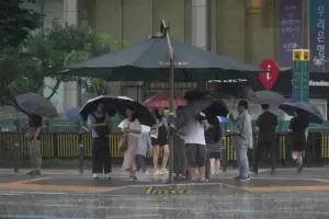 影／韓國降百年暴雨！首爾周遭釀災　車輛受損已賠付4.5億元車險

