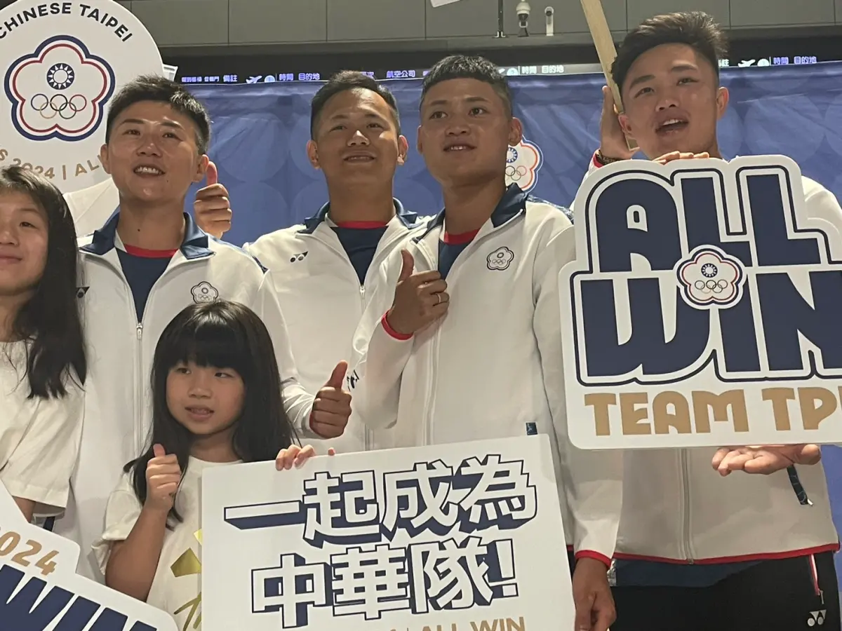 ▲中華射箭隊「湯包」湯智鈞（右二）與四屆奧運元老選手雷千瑩（左一）出征2024巴黎奧運。（圖／吳政紘攝）