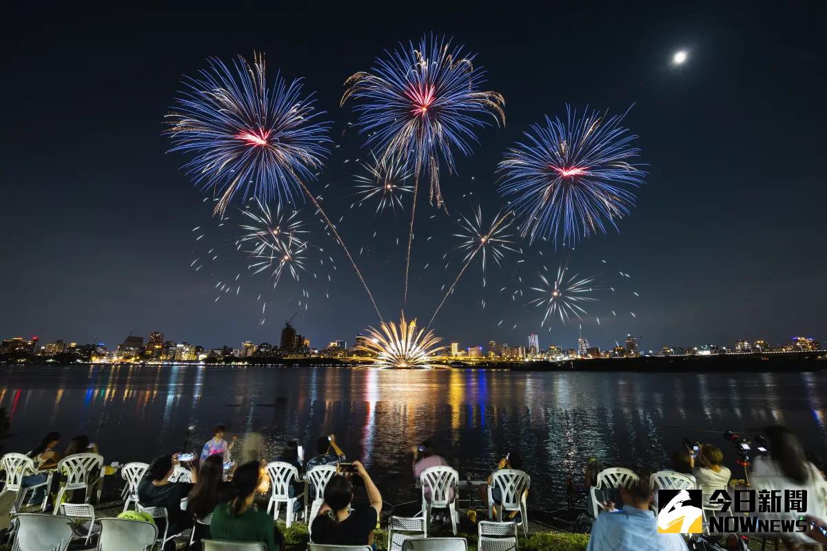 ▲2025大稻埕夏日節明（6）天登場，將於大稻埕碼頭施放300秒的主題煙火秀，本文整理交通資訊，包含三捷運站與轉乘方式，並建議兩處觀賞點可避龐大人潮。（圖／記者陳人豪攝）