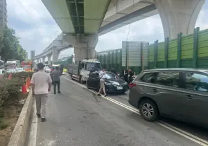 新北林口驚傳槍響！2詐騙車手拒檢衝撞逃逸　警連轟3槍嚇阻攔截
