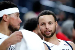 Curry前11分鐘砍18分卻被換下場?美國主帥自嘲:勇士球迷會恨我