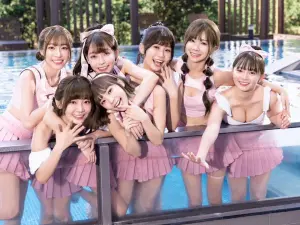 7小龍女太香了!林襄性感比基尼下水 寫真照「上帝視角」超火辣