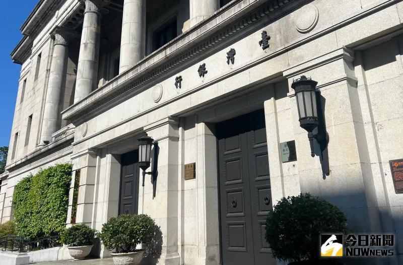 ▲台灣銀行今(29)日宣布,113學年度上學期就學貸款申辦作業自今(113)年8月1日起至9月30日止。(圖/記者顏真真攝)