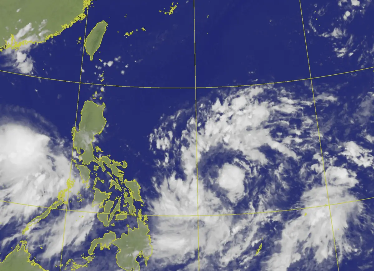 ▲目前在菲律賓東方海面上的熱帶擾動，各國預估幾乎100%將發展成為今年第3號颱風凱米。氣象專家吳德榮說，是否侵台須觀察2大關鍵因素。（圖／翻攝中央氣象署官網）