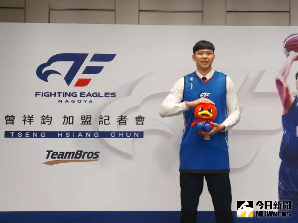 ▲前富邦勇士本土中鋒曾祥鈞，正式加盟日本B.LEAGUE聯盟，所屬最高層級B1的名古屋戰鷹隊，坦言剛開始收到全英文邀請，還誤以為是詐騙。（圖／記者林之越攝）