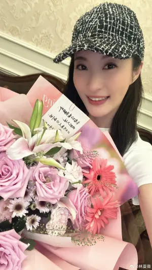 ▲被問到陳曉的被傳婚變的事情時,林夏薇則透露:「都在聊戲,身為好朋友,其他的事都不會特別問。」不過也沒看出對方有失魂落魄的感覺。圖為林夏薇。(圖/林夏薇微博) ▲被問到陳曉的被傳婚變的事情時,林夏薇則透露:「都在聊戲,身為好朋友,其他的事都不會特別問。」不過也沒看出對方有失魂落魄的感覺。圖為林夏薇。(圖/林夏薇微博)