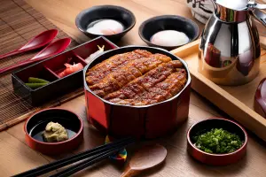 土用丑日鰻魚飯買一送一消暑!大江戶町鰻屋、鳥丈爐端燒3大優惠 ▲7月24日與8月5日土用丑日當天,內用「夢幻鰻魚桶飯(3+1)吃」買一送一!單人份488元、雙人份888元,划算開吃。(圖/大江戶町鰻屋提供)
