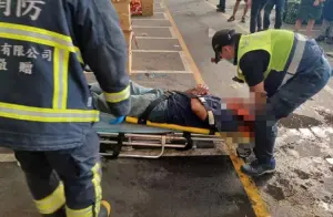 三重果菜市場傳意外!男修繕屋頂踩空6米高墜落 壓中63歲清潔工