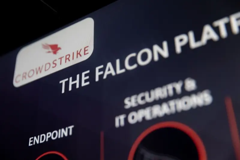 ▲資安公司CrowdStrike的軟體更新出包,導致微軟系統在全球大規模技術故障,造成影響相當廣泛。(圖/美聯社/達志影像)