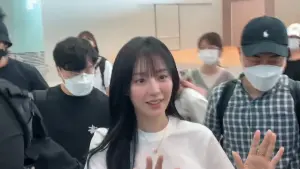 ▲金智媛出發來台,吸引不少媒體、粉絲送機。(圖/RNX TV Korea Ent YouTube) ▲金智媛出發來台,吸引不少媒體、粉絲送機。(圖/RNX TV Korea Ent YouTube)