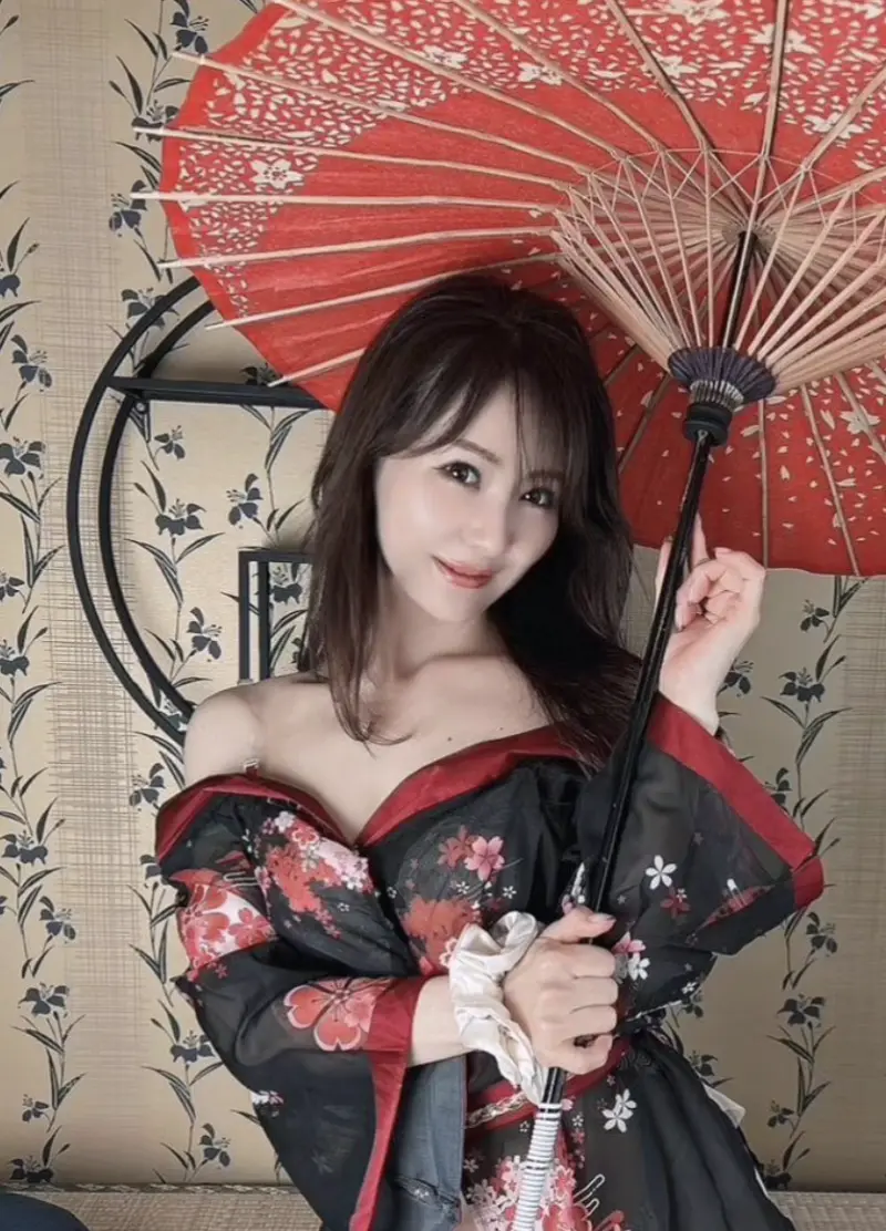 ▲小澤菜穗這些年保養得很好，美貌不輸線上女優。（圖／翻攝自Faleno）