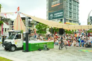 ▲「Recircus 移動綠劇場」，選用電動車作為表演舞臺，減少劇場移動時的碳排放。