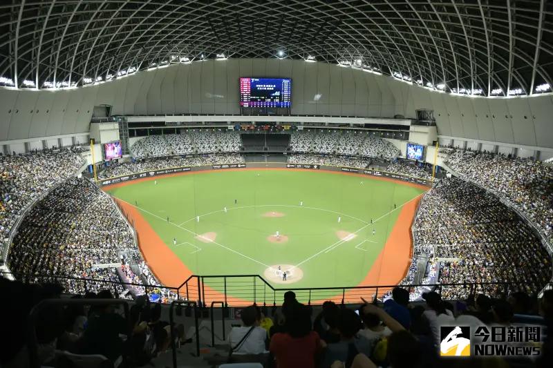 ▲世界棒壘總會（WBSC）舉辦的第3屆「PREMIER 12」世界棒球12強錦標賽，將於11月在台北大巨蛋進行預賽，單場票在10月4日全面啟售，本篇文章將盤點各區間座位的價格及差異。（圖／NOWnews資料照，記者林柏年攝）