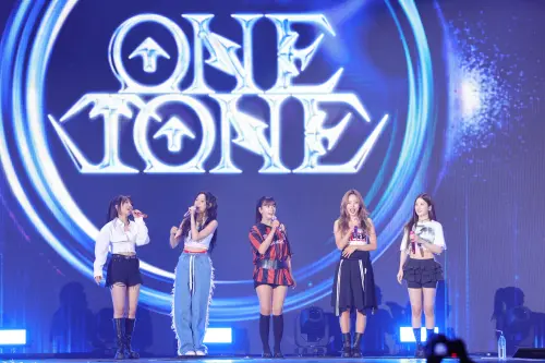 ▲Apink成員恩地(左起)、夏榮、普美、南珠、初瓏是壓軸表演嘉賓。(圖/COME ON JKSSP) ▲Apink成員恩地(左起)、夏榮、普美、南珠、初瓏是壓軸表演嘉賓。(圖/COME ON JKSSP)