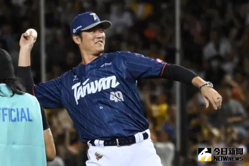 ▲中華隊教練王建民2024年中職明星賽登板投球，引發全場驚呼。（圖／記者林柏年攝）