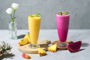 ▲黑浮咖啡在7月22日當天限定,鮮榨果飲系列同品項外帶買一送一。(圖/業者提供) ▲黑浮咖啡在7月22日當天限定,鮮榨果飲系列同品項外帶買一送一。(圖/業者提供)