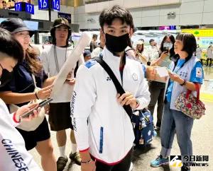 巴黎奧運/楊勇緯展現「柔道男神」魅力 粉絲自製加油卡熱情送機