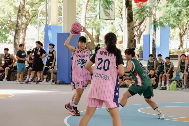 ▲「夢想家盃3X3籃球城市巡迴賽」(BiG Future Cup)由青少年組來自宜蘭國中的「前進NBA」隊,青年組來自羅東高中的「灌君幼萊樂」隊,代表宜蘭參加8月3日在新加坡舉行的城市巡迴賽第二站。(圖/BiG行動夢想家基金會提供)