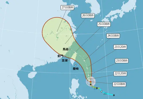 ▲凱米颱風預估路徑緊貼著台灣，能成為過去曾造成慘重災情的「西北颱」。（圖／中央氣象署）