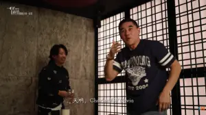 ▲林若亞(右)、孫志浩給吳大維大驚喜,吳大維看到老友開心不已。(圖/跟著大維一起吃提供) ▲林若亞(右)、孫志浩給吳大維大驚喜,吳大維看到老友開心不已。(圖/跟著大維一起吃提供)