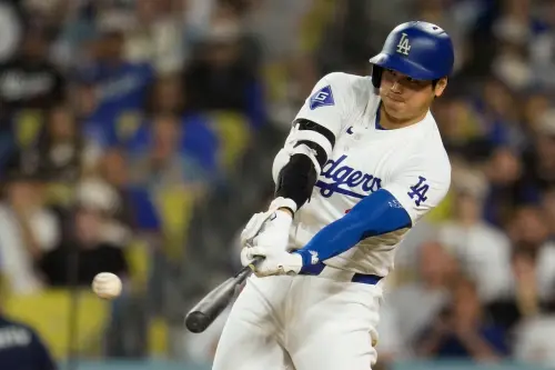 ▲洛杉磯日籍球星大谷翔平,日美通算敲出249支全壘打,聽牌250轟里程碑,本場交手巨人3打數沒有敲出安打。(圖/美聯社/達志影像) ▲洛杉磯日籍球星大谷翔平,日美通算敲出249支全壘打,聽牌250轟里程碑,本場交手巨人3打數沒有敲出安打。(圖/美聯社/達志影像)