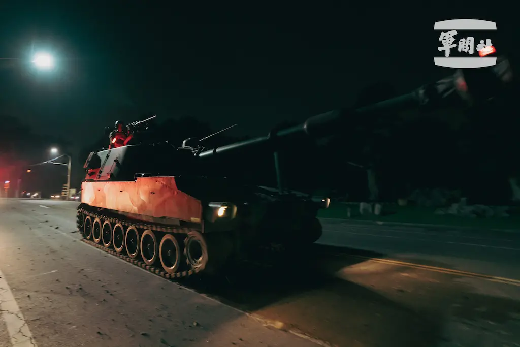 ▲漢光40號演習，564旅M109自走砲車演練戰力保存。（圖／軍聞社提供）