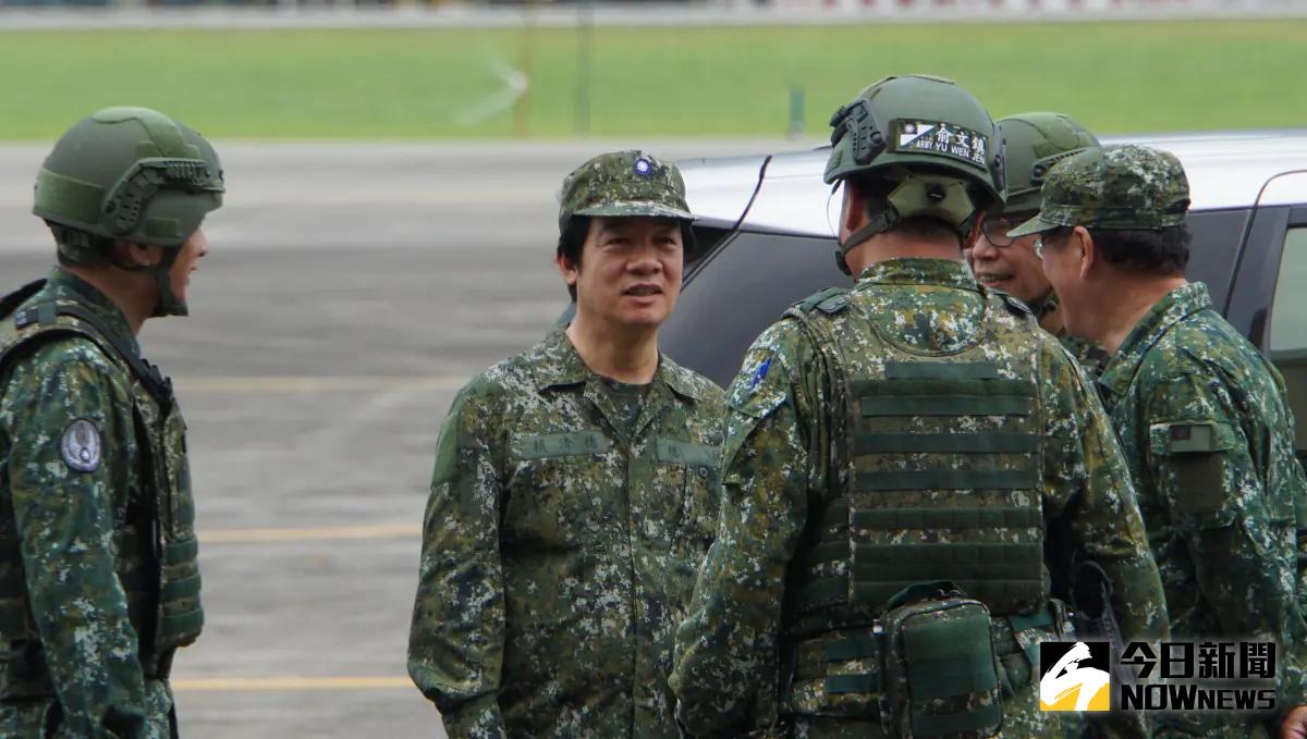 ▲賴清德總統2024年視導漢光40號演習，特別換上迷彩服，更別上「漢光40」臂章。（圖／記者呂炯昌攝，2024.07.23）