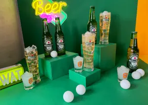 獨家販售組合「琴酒爆爆珠+經典海尼根」,豐富多層次的琴酒香氣,搭配海尼根星級釀造的經典拉格啤酒。(圖/記者鍾怡婷攝) ▲獨家販售組合「琴酒爆爆珠+經典海尼根」,豐富多層次的琴酒香氣,搭配海尼根星級釀造的經典拉格啤酒。(圖/記者鍾怡婷攝)
