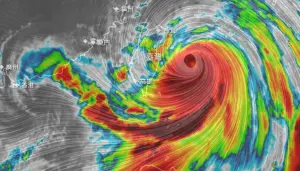 凱米颱風核心撞進北部！今晚起風雨最大　中南部千萬「小心這點」
