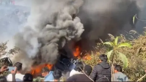 影／尼泊爾客機「起飛後墜毀」狂冒黑煙！機上18名乘客全數罹難
