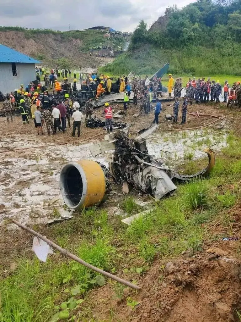 ▲尼泊爾首都加德滿都(Kathmandu)特里布萬機場(Tribhuvan International Airport)飛機墜毀。(圖/翻攝自 X@UjjwalNeupane52)