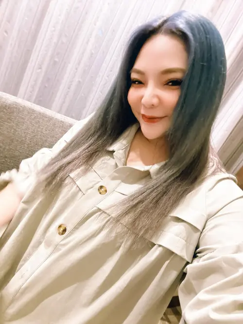 ▲小甜甜去年7月帶著女兒移居廈門,開啟直播帶貨事業。(圖/小甜甜臉書) ▲小甜甜去年7月帶著女兒移居廈門,開啟直播帶貨事業。(圖/小甜甜臉書)