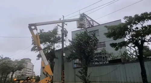 午後雷陣雨！南投3處高壓線遭雷擊斷線釀4222戶停電　台電搶修中
