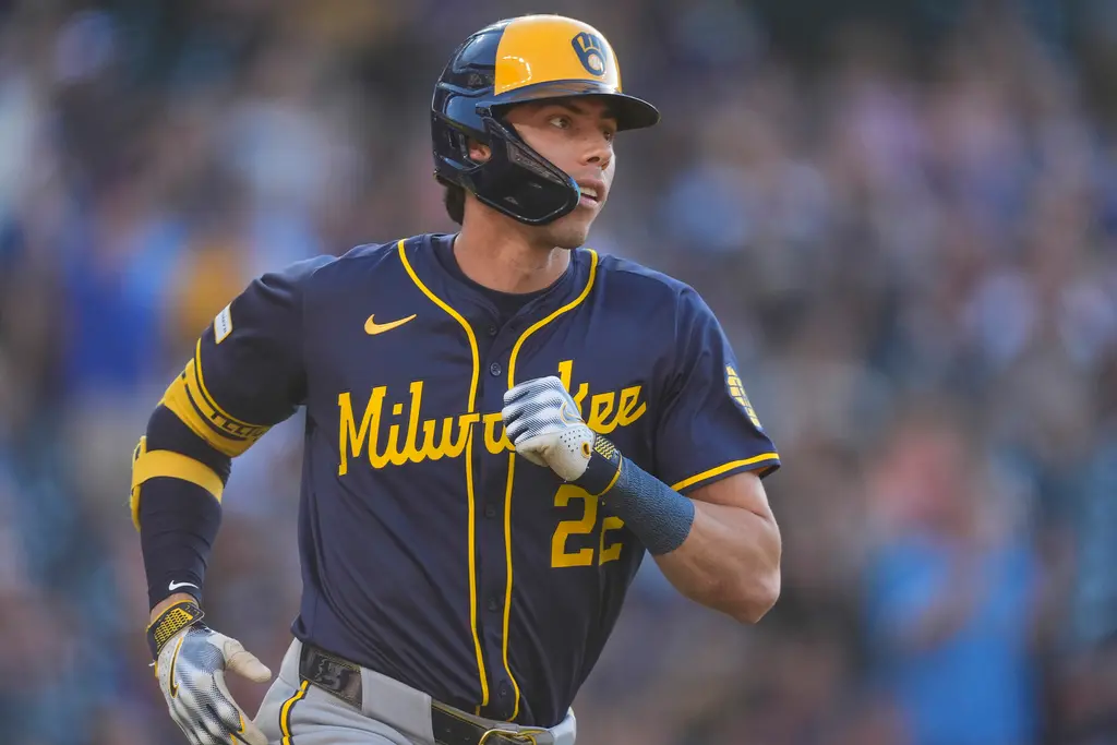 ▲美國職棒大聯盟（Major League Baseball）密爾瓦基釀酒人（Milwaukee Brewers）在今（16）日上演一場令人難以置信的驚天逆轉。儘管比賽初期陷入1：8的大幅落後，他們最終以10：8擊敗辛辛那提紅人（Cincinnati Reds），豪取13連勝。其中前國聯MVP強打耶利奇（Christian Yelich）單場4安鐵支，雙響砲灌進5分打點。（圖／美聯社／達志影像）