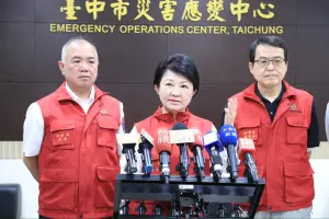 不是演的!官員出訪美國穿防災紅背心 盧秀燕:我自己也有帶