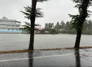 ▲凱米颱風來襲，高雄市今(25)日全區「超大豪雨」特報，市區多處陸續出現積淹水情形。（圖／截自陳其邁臉書）