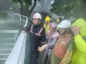 凱米颱風高雄累積雨量已破千　陳其邁急勘災
