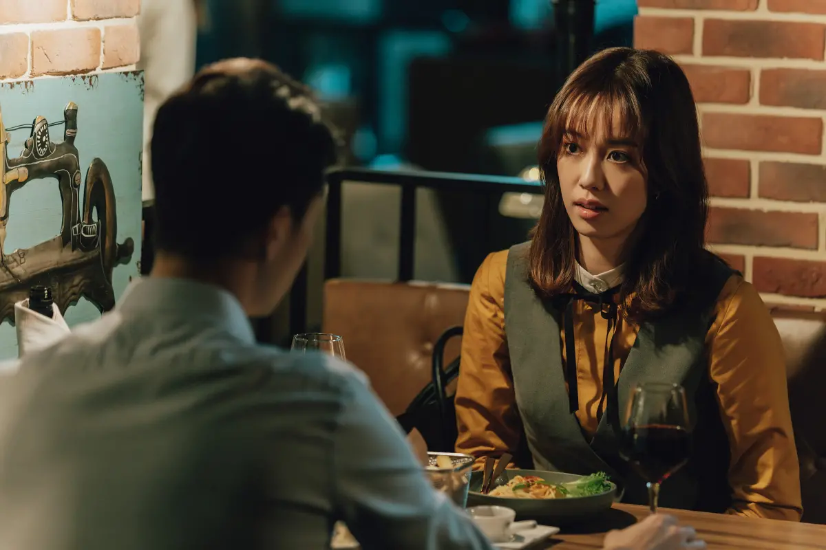 ▲《幸福房屋事件簿》陳庭妮（右）斬渣男丁春誠拒當附屬品，嗆聲：「要我當你的小三，這種心情跟住在凶宅有什麼不一樣？」（圖／逆光電影提供）