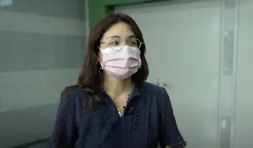 受害貓咪飼主邱小姐受訪,控訴飼料害毛孩生病。 ▲受害貓咪飼主邱小姐受訪,控訴飼料害毛孩生病。(圖/記者王郁勳攝)