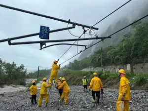 凱米重創！台鐵搶修員險遭活埋　員工求：降低死傷風險好嗎？
