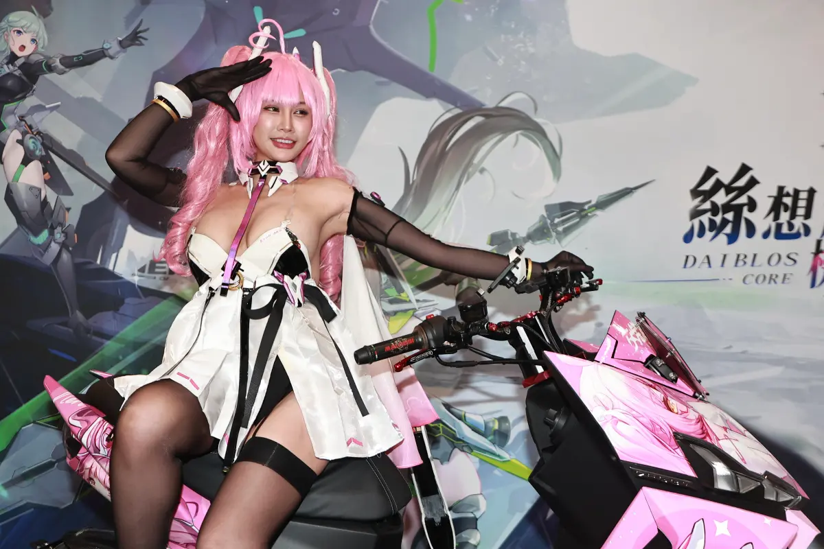 ▲漫畫博覽會今日盛大登場，現場COSER眾星雲集。（圖／記者葉政勳攝）