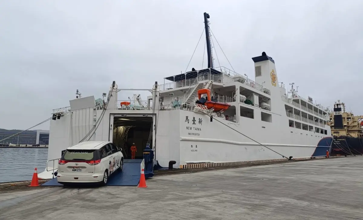 ▲航港局繼緊急調度新臺馬輪於7月28日至30日投入蘇花海運備援服務後，接續協調澎湖輪等協助疏運。（圖／航港局提供）