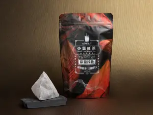 ▲COMEBUY新品小葉紅茶，同時推出限量5g立體茶袋，回沖風味依舊迷人濃郁。